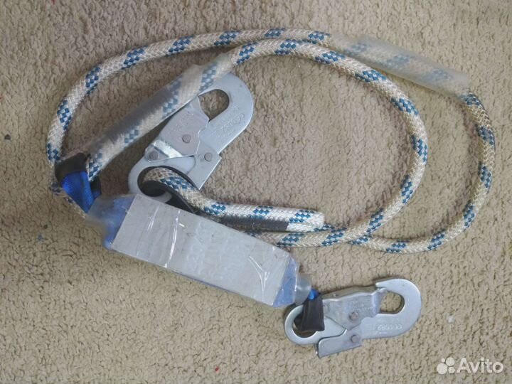 Страховочная привязь