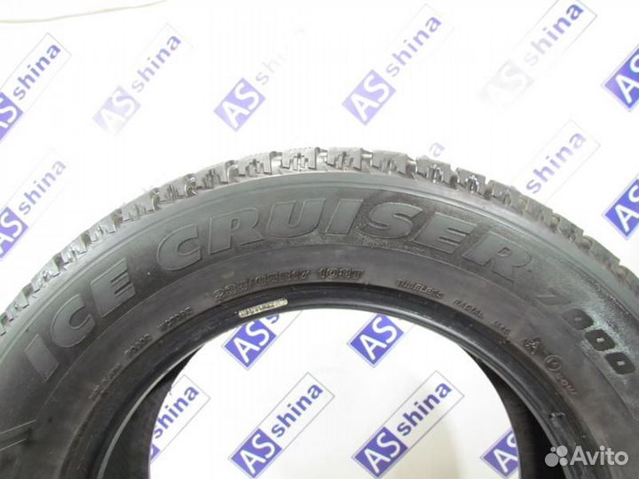 Bridgestone Ice Cruiser 7000 235/65 R17 92N