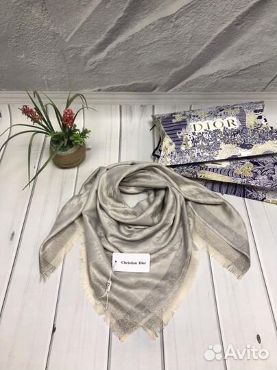 Платок ysl