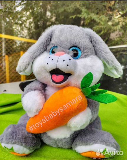 Кролик заяц с морковкой символ 2023 года поет