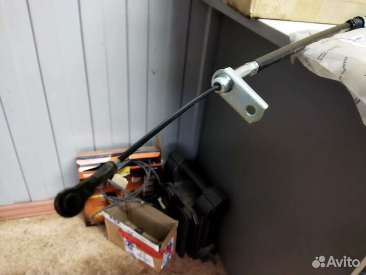 Трос стояночного тормоза левый Ssangyong Rexton