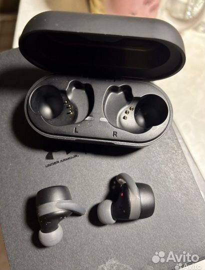 Беспроводные наушники jbl under armour черные