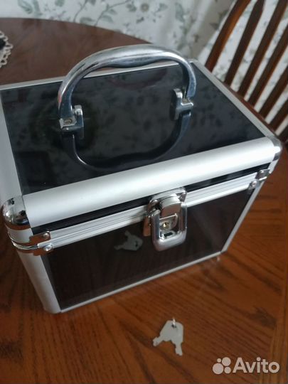 Чемодан для инструмента, украшений