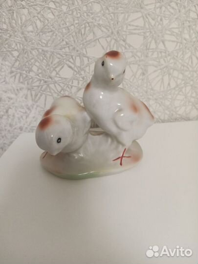 Фарфоровая статуэтка Цыплята, Румыния 1960 гг
