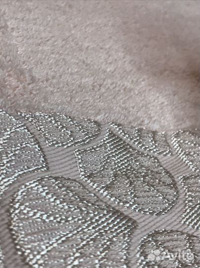 Полотенца 2 шт. абсолютно новые, с биркой