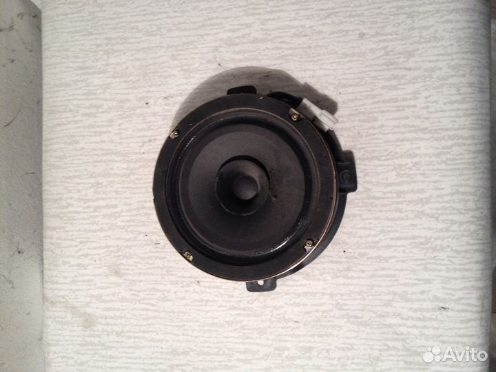 Hyundai Santa Fe Динамик передней двери левый