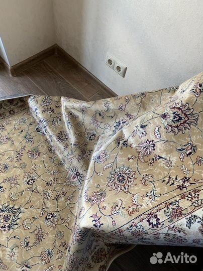 Новый ковер из шелка 160/230