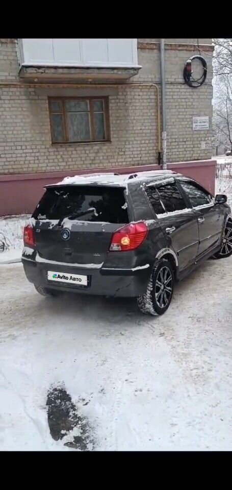 Geely MK Cross: фото владельца