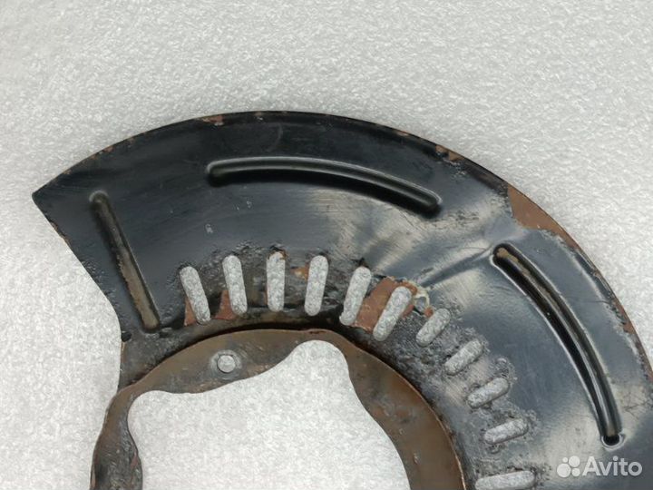 Пыльник тормозного диска передний левый Kia