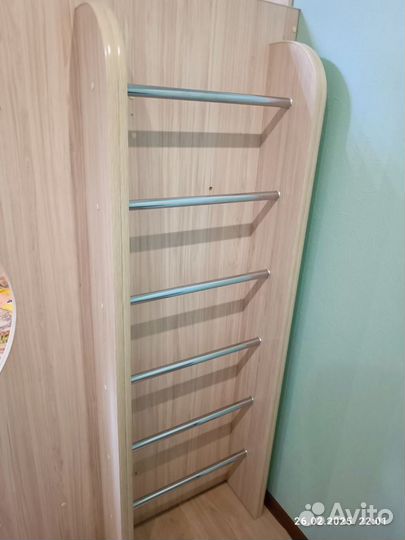 Детская двухярусная кровать