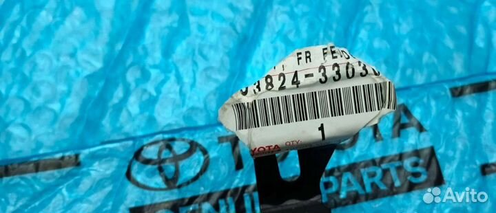 Крепление левого суппорта фары Камри 53824-33030