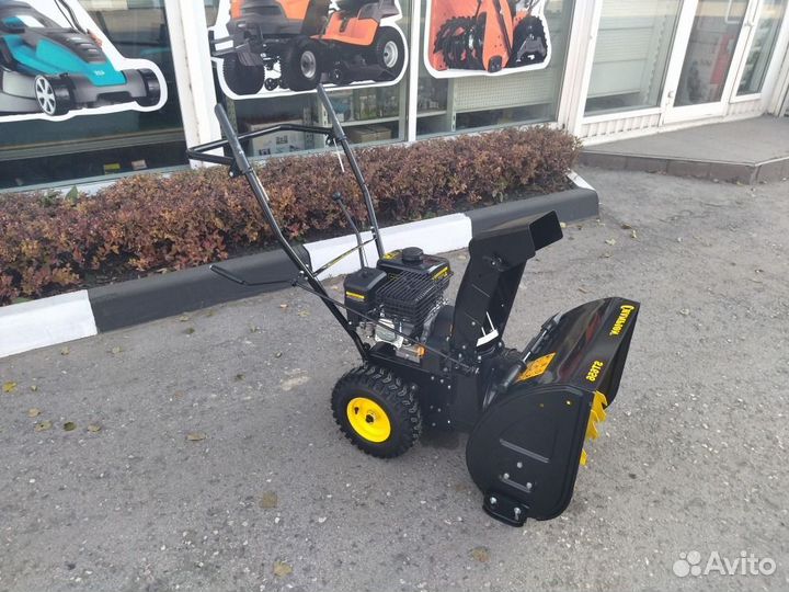 Снегоуборщик Champion ST 656