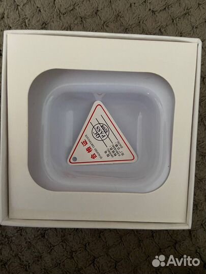 Коробка от AirPods