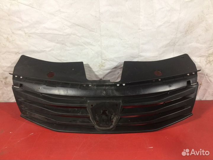 Решетка радиатора Dacia Sandero 1 До Рестайл