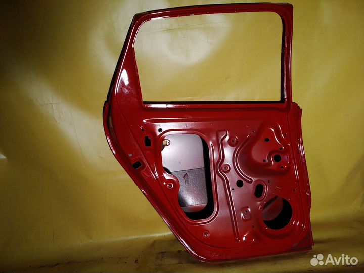 Дверь задняя левая для VW Polo (HB) 2009)