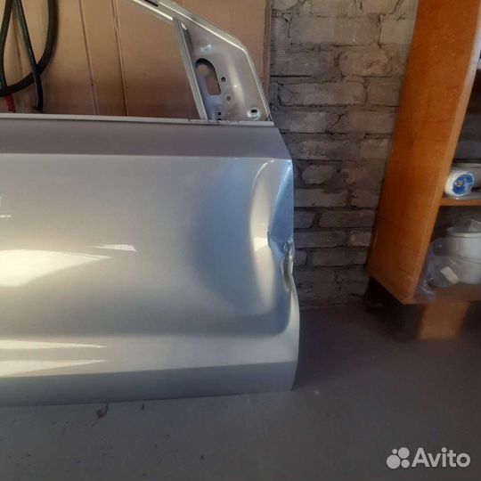 Volkswagen polo дверь