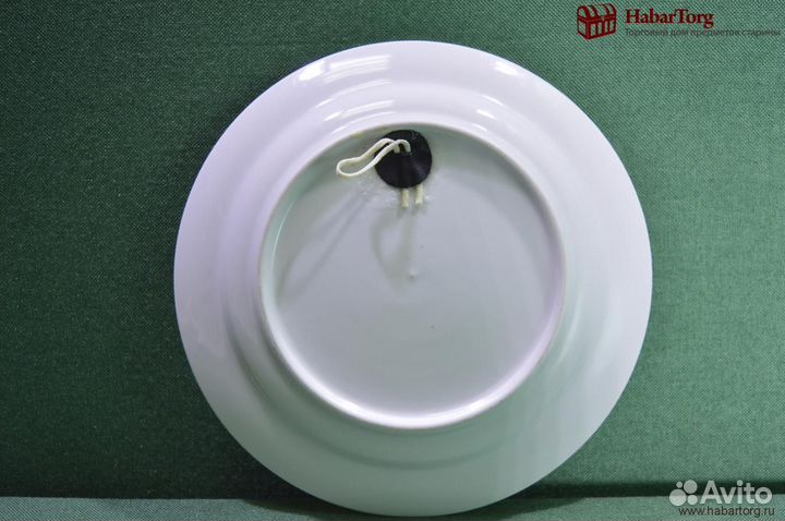 Фарфоровая настенная тарелка 