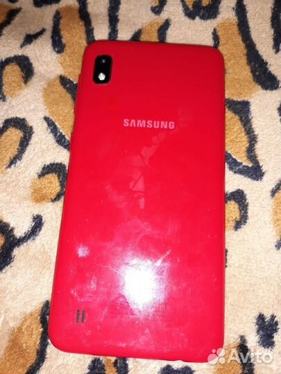 Samsung Galaxy A10, 2/32 ГБ