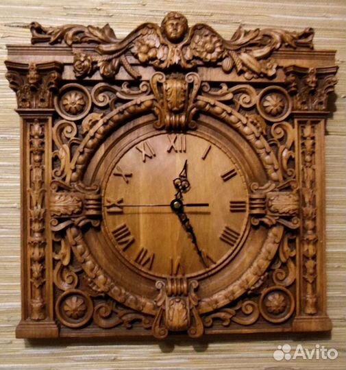 Часы резные из дерева