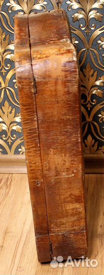 Икона Божией Матери в киоте. Киот *