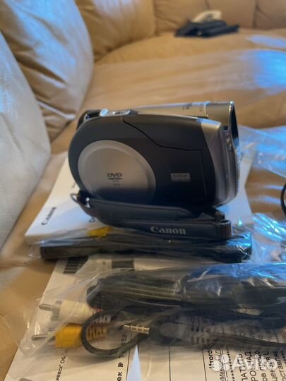 Видеокамера canon DC220