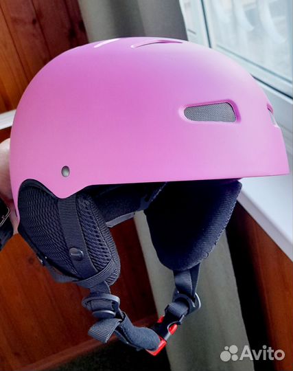 Шлем горнолыжный женский