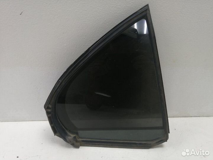 Стекло двери (форточка) заднее правое Mitsubishi