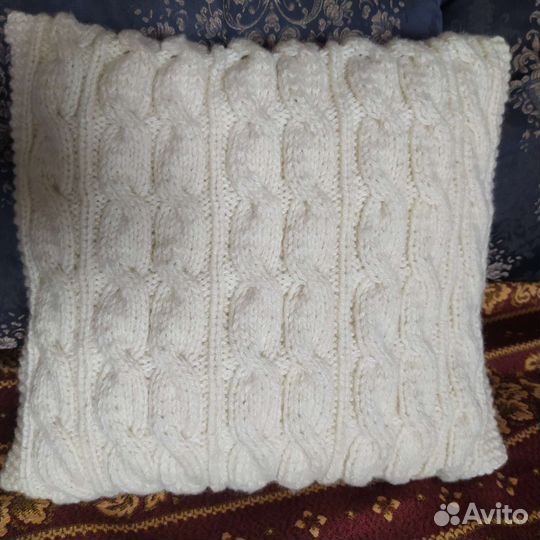 Декоративные интерьерные вязаные подушки