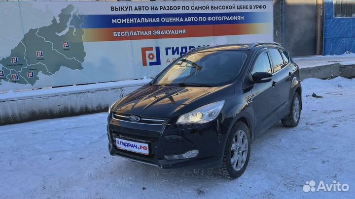 Крыло переднее левое Ford Kuga (CBS) 5216950. Дефе