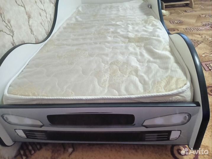 Детская кровать машина с матрасом