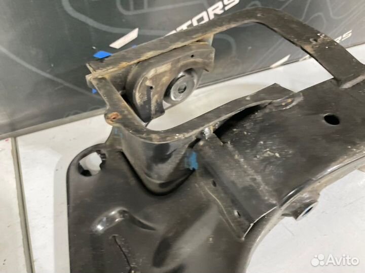 Кронштейн кпп Bmw X5 E53 M54B30 2006