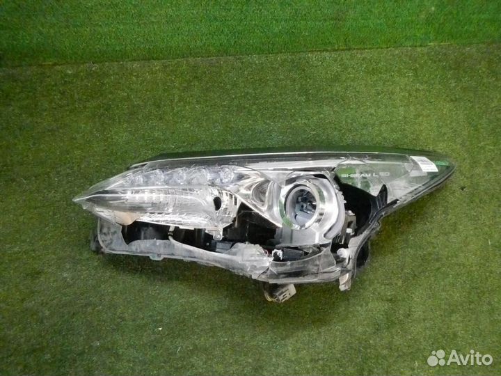 Фара левая Toyota Fortuner II (2015-2020) LED