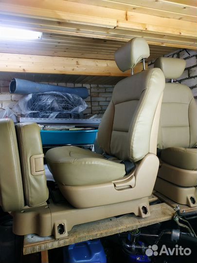 Сиденье поворотные Hyundai grand starex