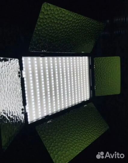 Видеосвет DC-520