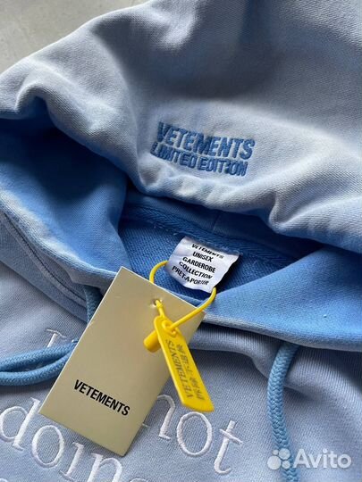 Худи Vetements reincarnation оверсайз на руках