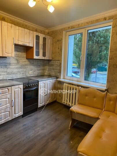 1-к. квартира, 42 м², 1/9 эт.