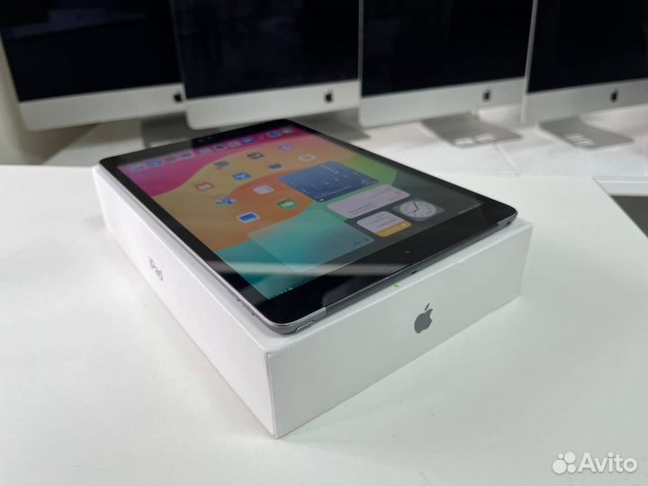 iPad 8 Space Gray Wi-Fi+LTE 32 GB в коробке (1667)