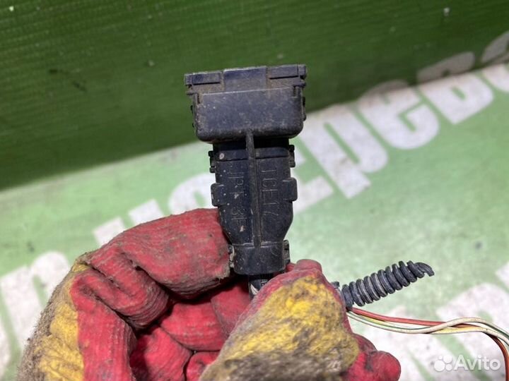 Фишка Kia Spectra SD S6D