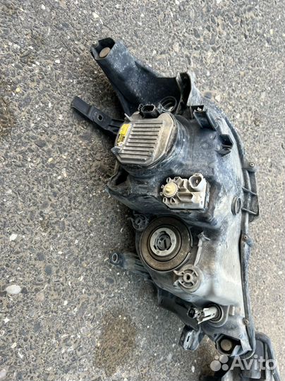 Фары на toyota camry 50