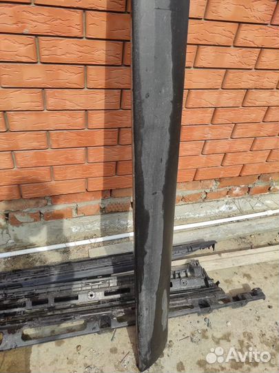 Порог правый бу Skoda Yeti OEM 5L0853856