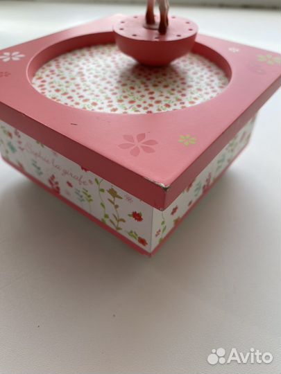 Музыкальная игрушка для малышки