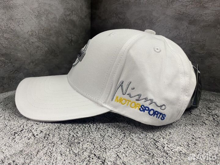 Бейсболка Nissan белая