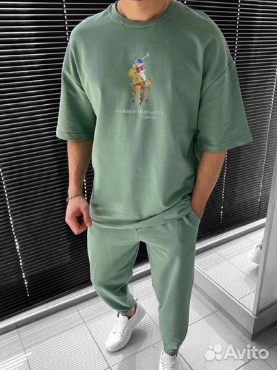 Спортивный костюм