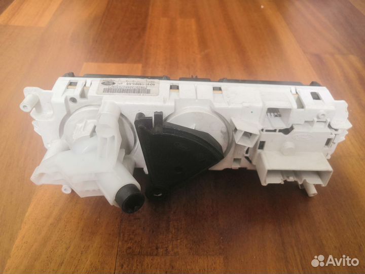 Блок управления кондиционером на Ford