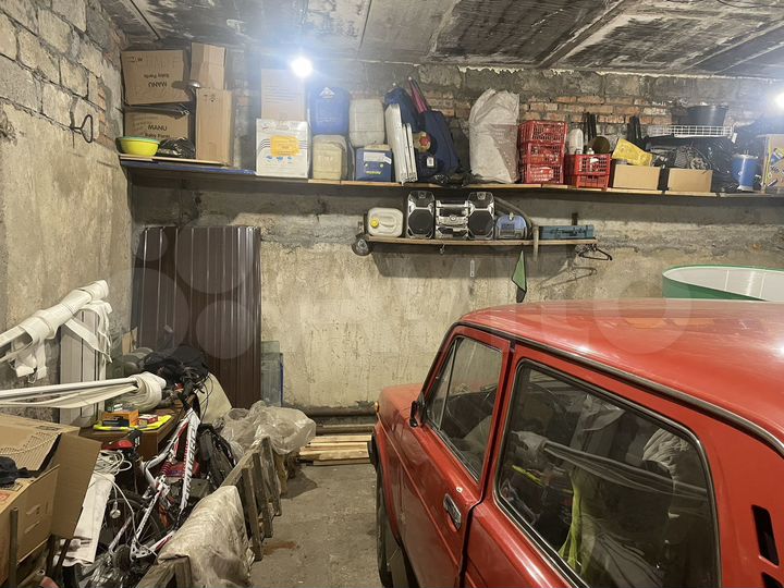 Гараж, > 30 м²