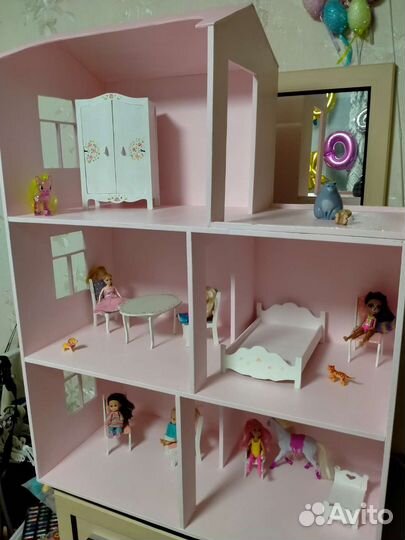 Домик кукольный с мебелью