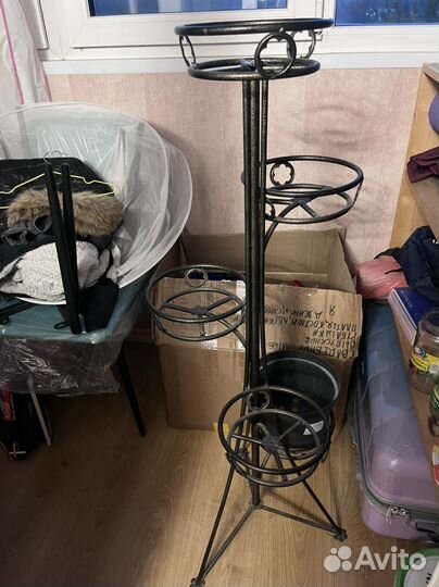 Кованая подставка для цветов