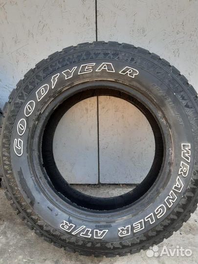 Goodyear Wrangler AT/R 215/70 R16