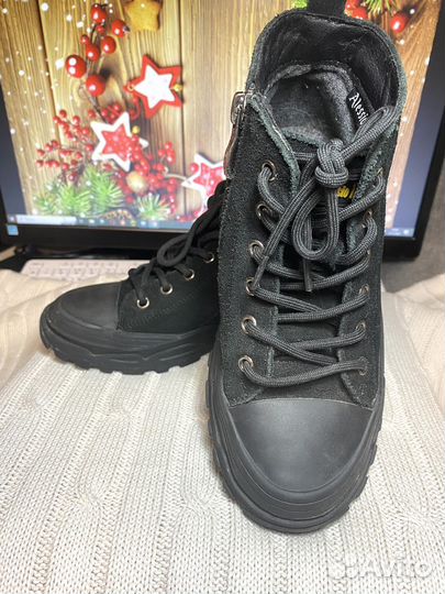 Ботинки замшевые для девочки 32 размер