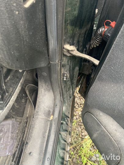 Правый передний уплотнитель проема opel astra g